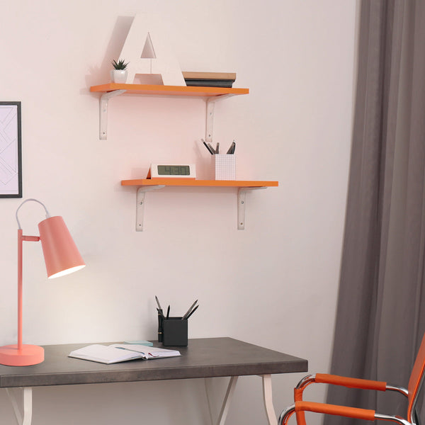 Lámpara de escritorio de diseño moderno con corte cónico, ideal para oficinas contemporáneas, aportando elegancia y color.
