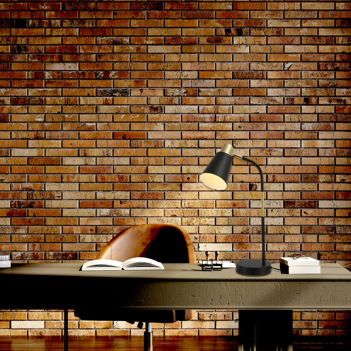 Lámpara de escritorio curva E27, ideal para oficinas modernas, aportando un toque elegante y funcional al espacio de trabajo.