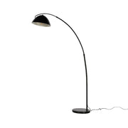 Lámpara de pie curva negra con pantalla cúpula, perfecta para salones modernos o espacios contemporáneos.