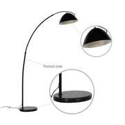 Lámpara de suelo curva negra con pantalla dome, ideal para salas modernas o rincones acogedores con estilo contemporáneo.