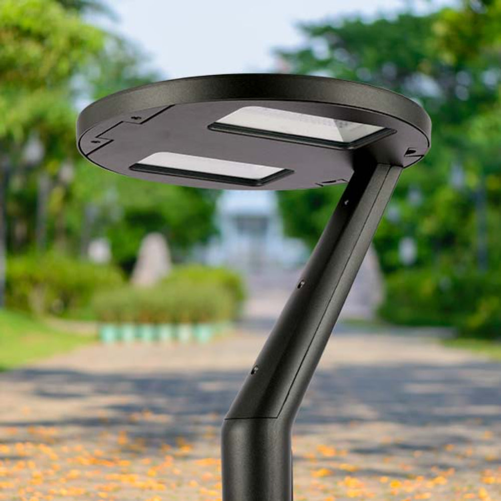 Lámpara LED de jardín, ideal para senderos al aire libre, con diseño moderno y diferentes temperaturas de color para ambientar espacios.