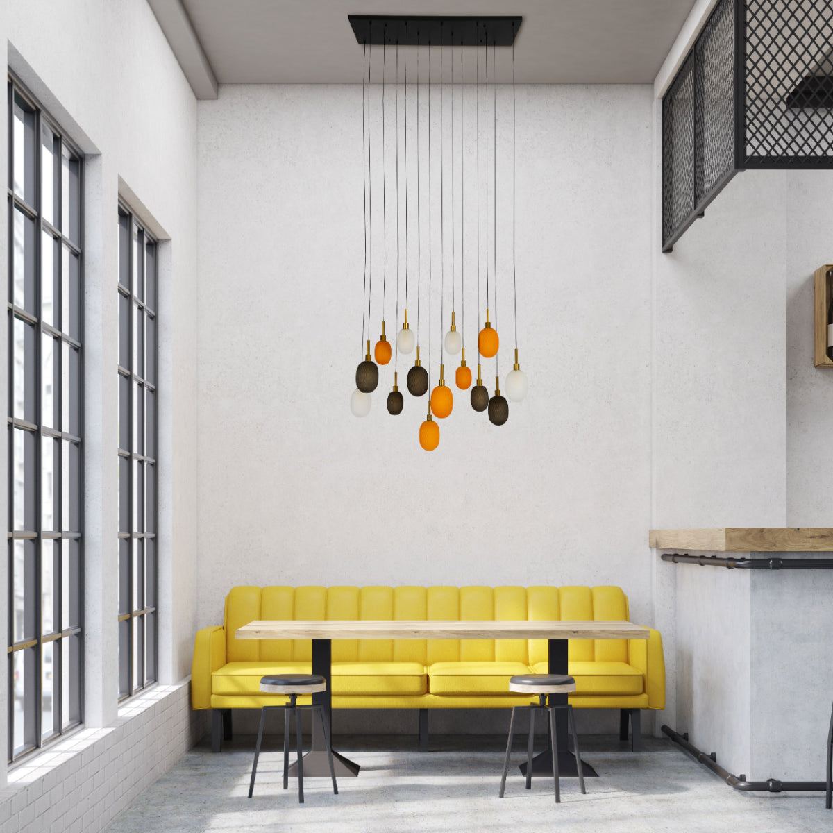 Luz colgante múltiple en un elegante comedor de estilo contemporáneo, aportando un toque moderno y sofisticado al espacio.