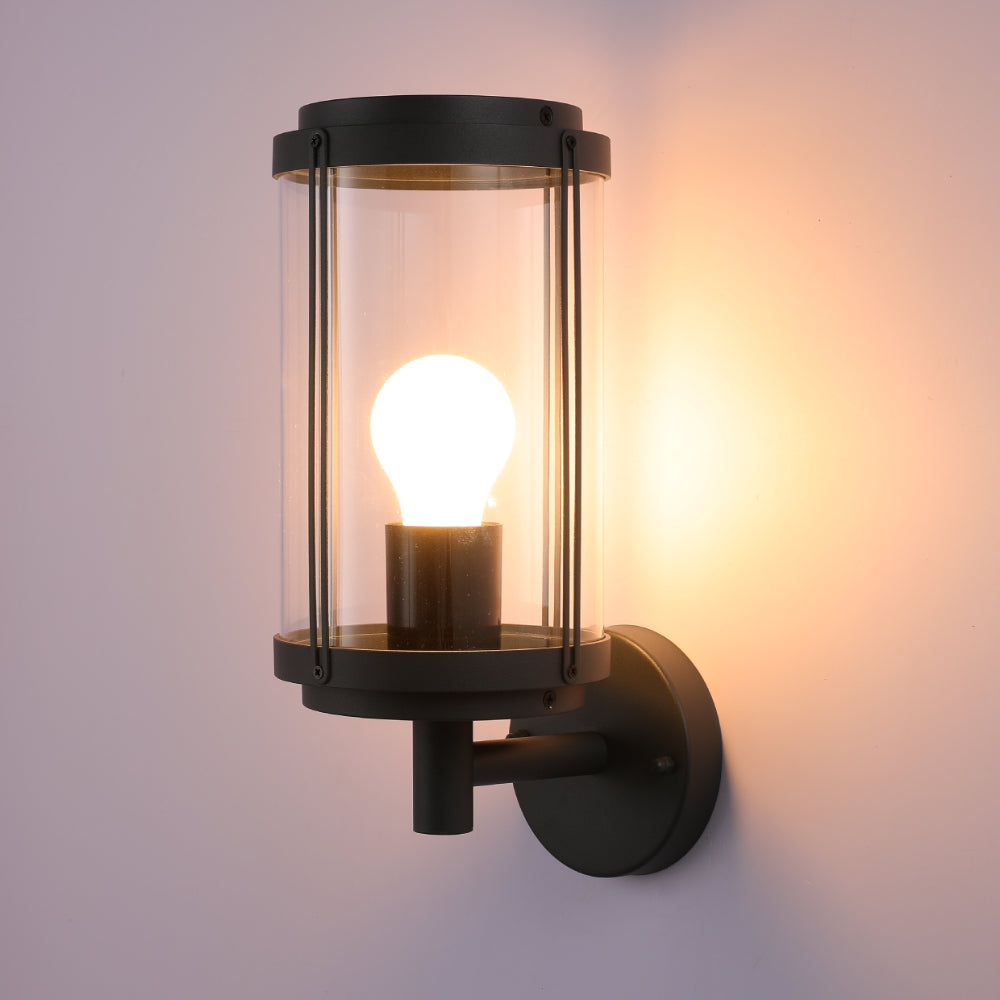 Lámpara de pared vintage exterior en gris oscuro, perfecta para espacios al aire libre con estilo rústico. Ideal para jardines y entradas.