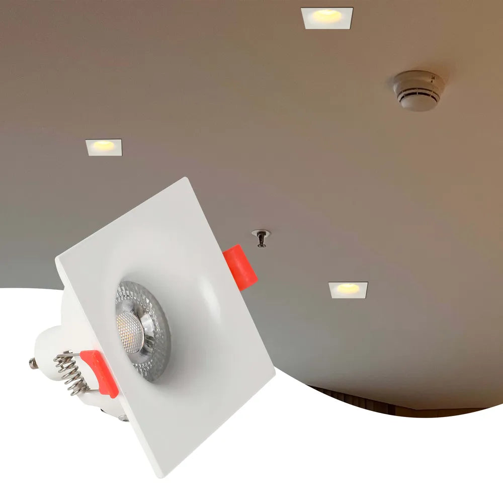 El elegante accesorio de downlight GU10 ilumina una cocina moderna con una decoración minimalista, realzando la estética contemporánea del espacio.143-03995