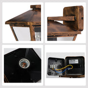 Lámpara de pared para exterior con formato lantern, perfecta para patios de estilo rústico o contemporáneo.