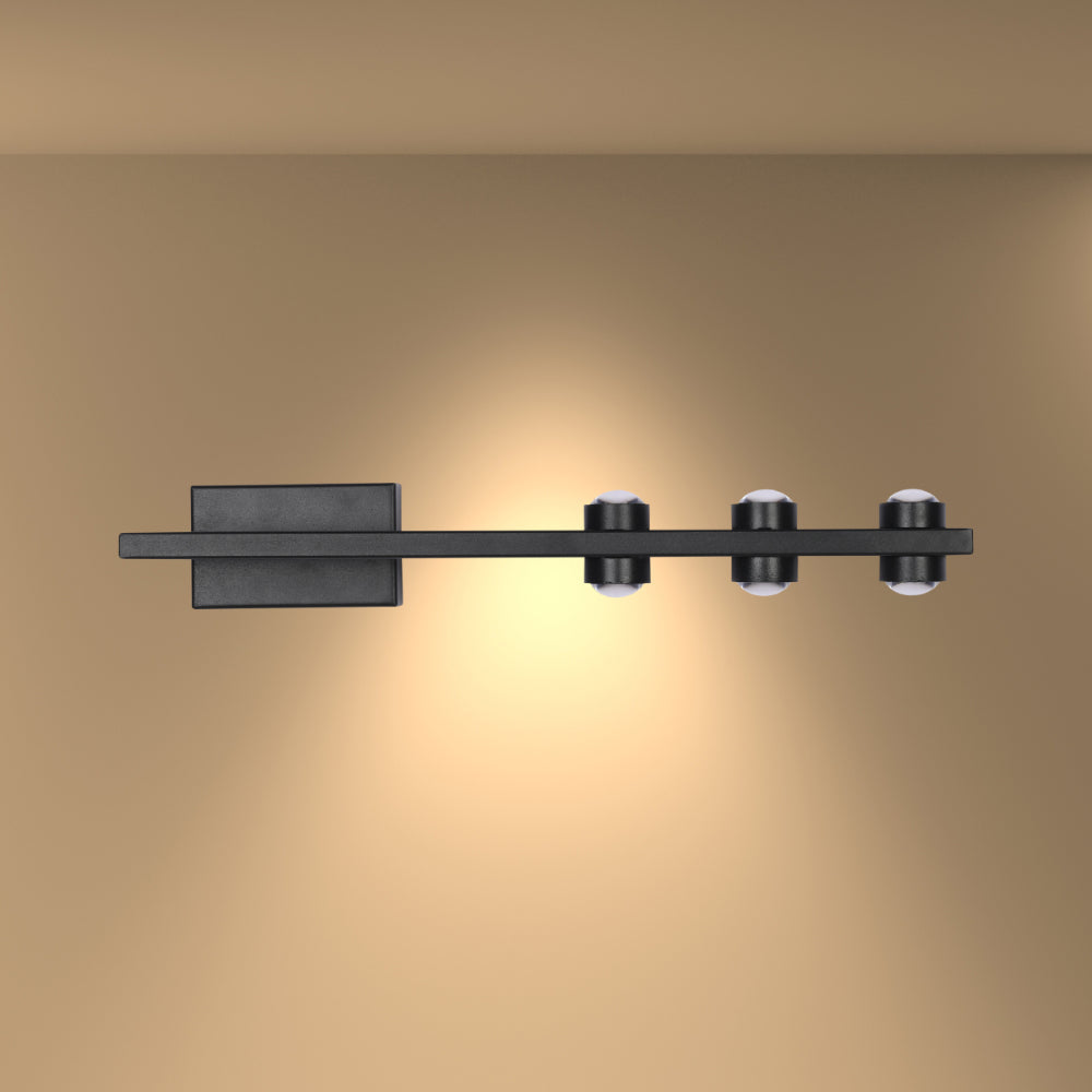 Luz de pared LED negra en estilo nórdico, ideal para baños modernos, resaltando el espejo con una temperatura de 4000K.