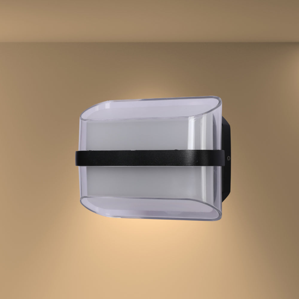 Luz de pared LED decorativa negra de tres fuentes, ideal para espacios modernos como pasillos o salas de estar.