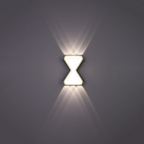 Luz de pared LED moderna en forma de reloj de arena, ideal para salas contemporáneas y estilos decorativos minimalistas.