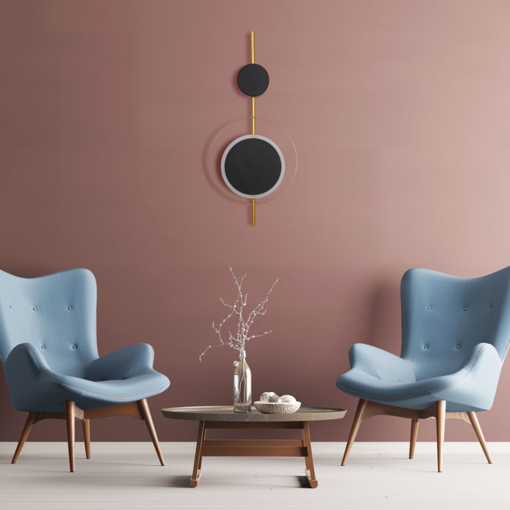 Luz de pared LED moderna en forma geométrica, ideal para decoraciones contemporáneas en salones o pasillos elegantes.