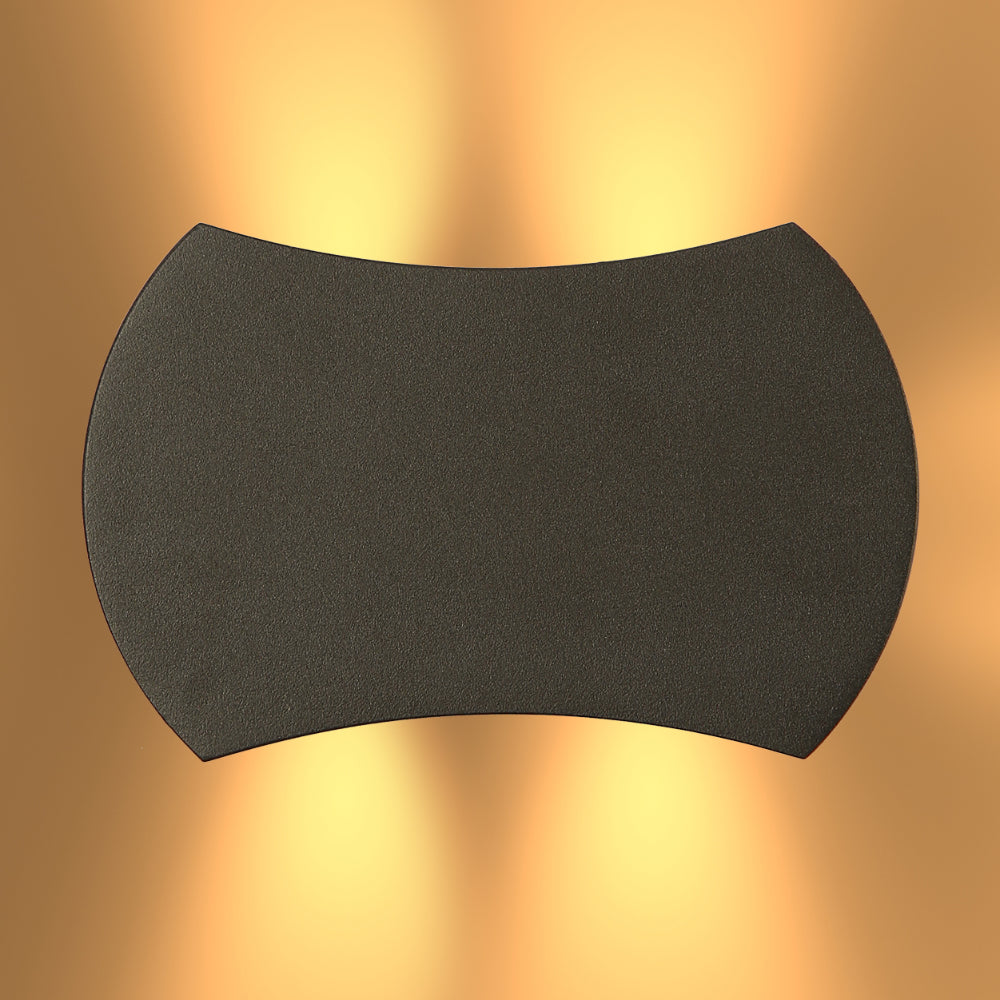 Luz de pared LED moderna exterior, tipo 4 vías, ideal para exteriores con estilo contemporáneo.