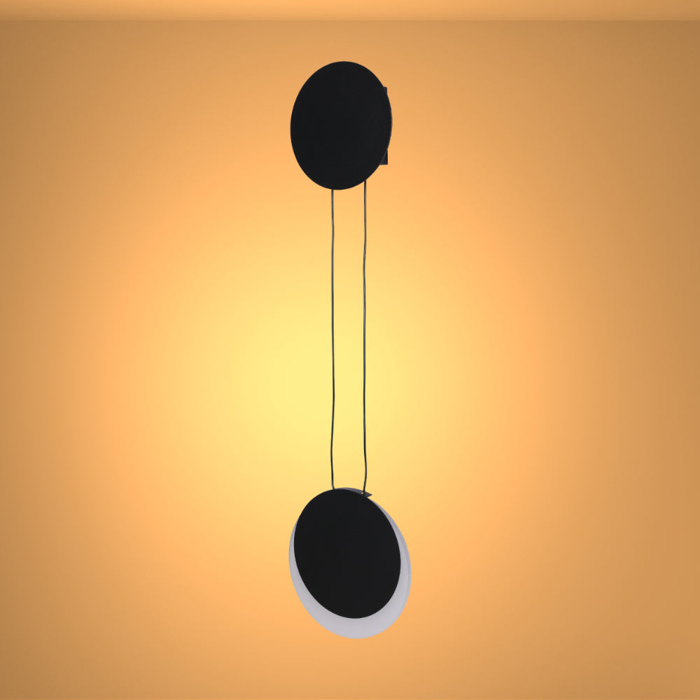 Luz de pared LED moderna en diseño nórdico, ideal para salas contemporáneas, con forma de luna y luz cálida de 3000K.