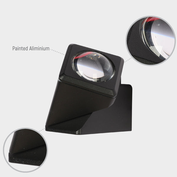 Luz de pared LED exterior con cubos rotativos, ideal para patios modernos, proporcionando iluminación focalizada y elegante en espacios exteriores.