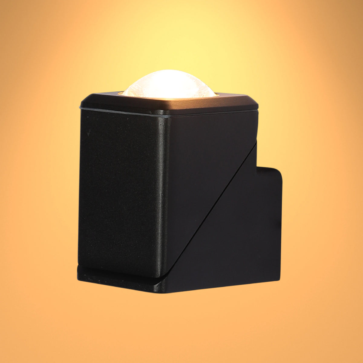 Luz LED de pared exterior, cubos rotativos en negro, ideal para jardines y terrazas con estilo moderno y minimalista.