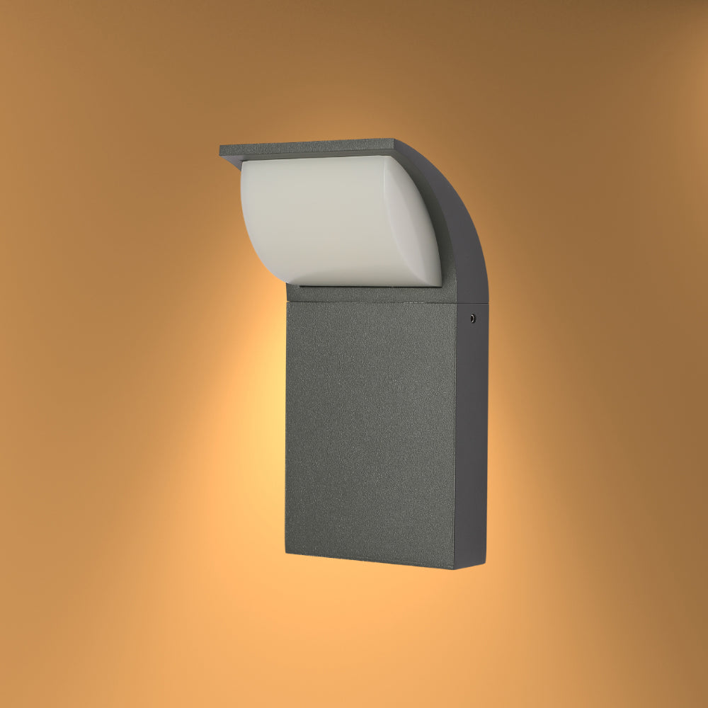 Luz de pared LED exterior de 7W, perfecta para iluminar jardines con un estilo moderno y minimalista.
