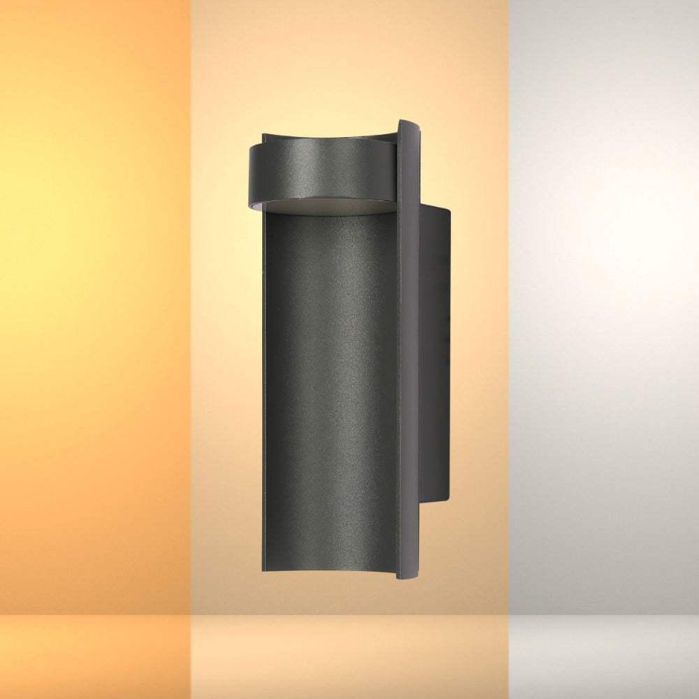 Luz de pared LED de bambú para exteriores, perfecta para patios modernos, con opciones de temperatura de color ajustables de 3000K a 6500K.