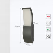 Luz de pared LED exterior rectangular ondulada, ideal para patios modernos, proporcionando iluminación eficiente y estilizada.