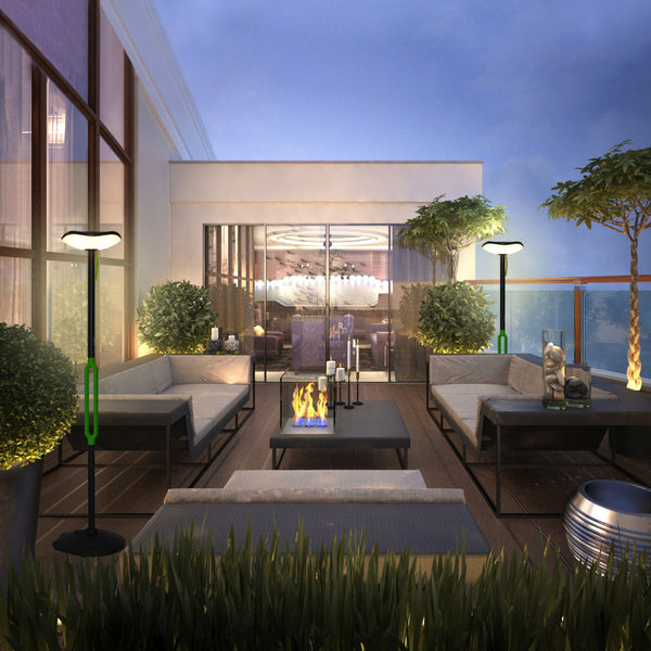 Luz solar de jardín con altavoz Bluetooth, perfecta para exteriores en decoración moderna, creando un ambiente acogedor.