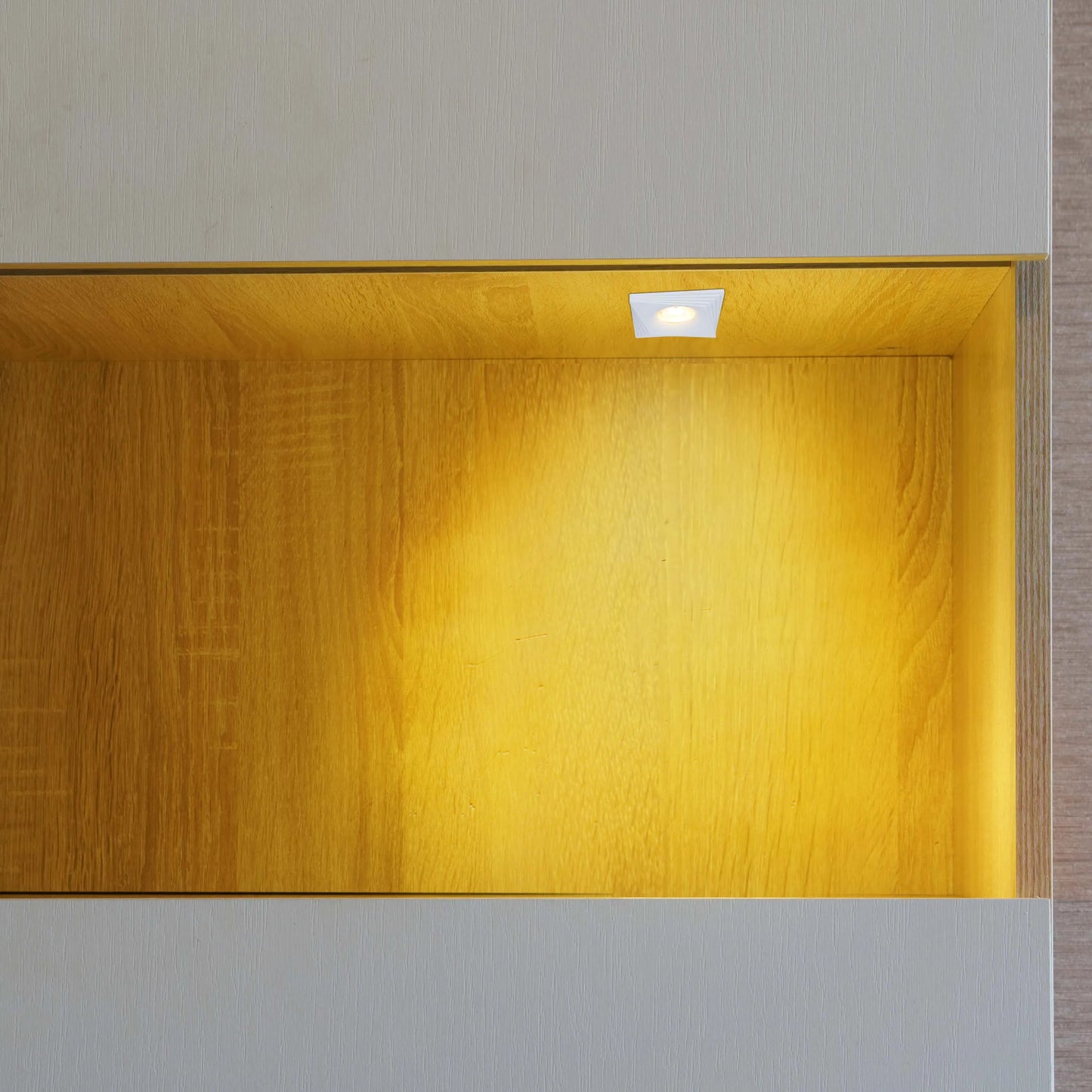 Downlight cuadrado empotrado GU10 - 94 mm, regulable, marco de aluminio
