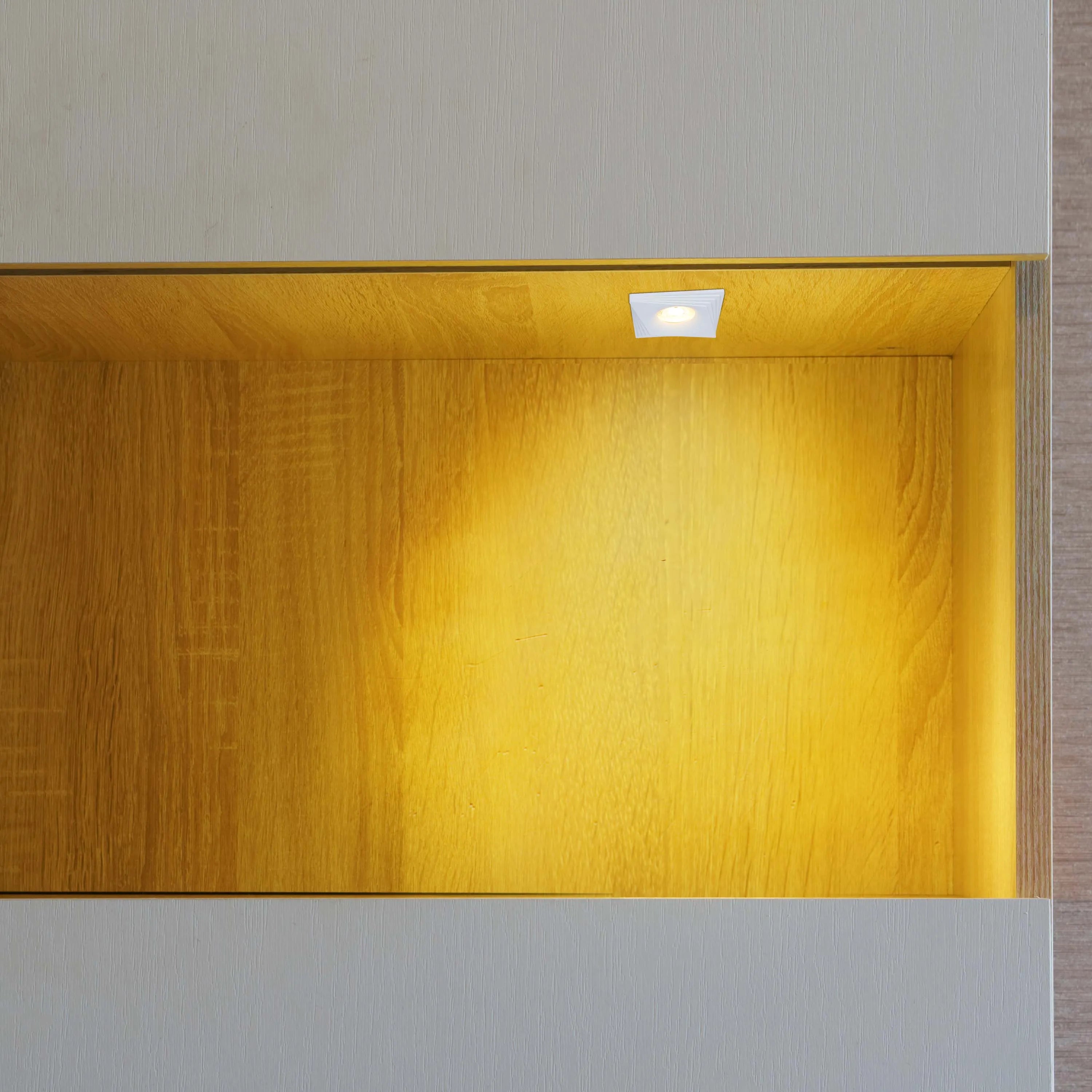 Downlight cuadrado empotrado GU10 - 94 mm, regulable, marco de aluminio