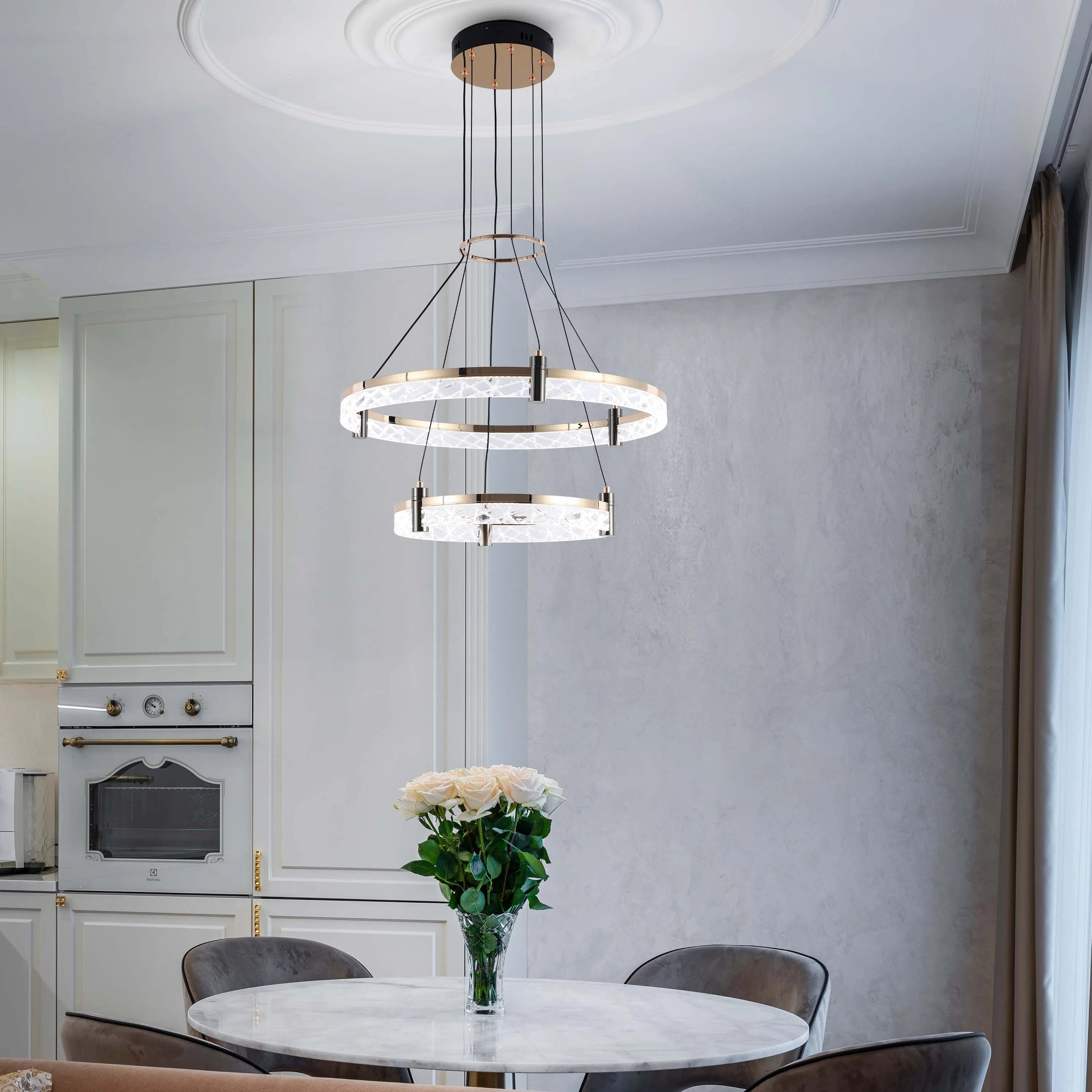 Lámpara de techo moderna LED, colgante de aros de cristal en niveles