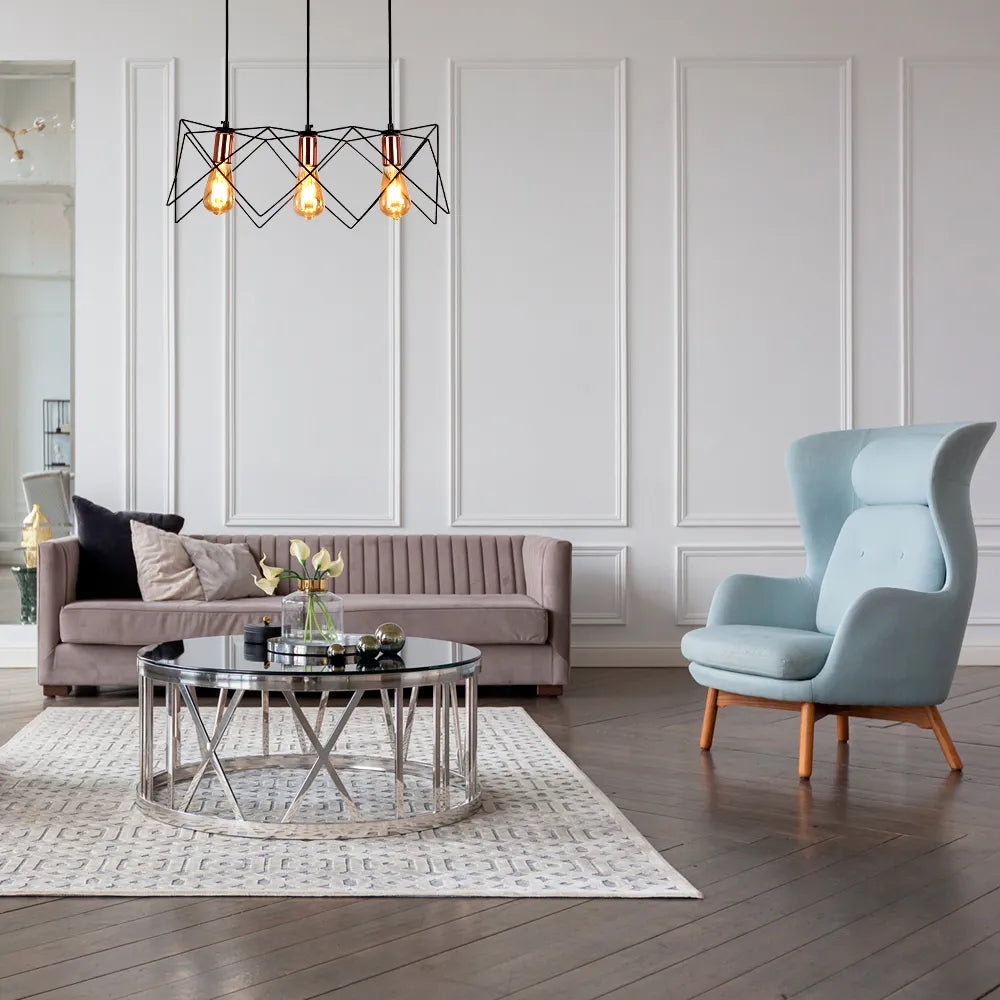 Lámpara colgante de jaula metálica en color oro rosado y negro añade un toque moderno a un comedor elegante con decoración minimalista. 159-17028