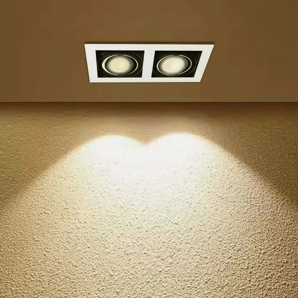 La luminaria empotrada con GU10 ilumina una cocina moderna, realzando su decoración elegante con iluminación ajustable y con estilo.143-03444