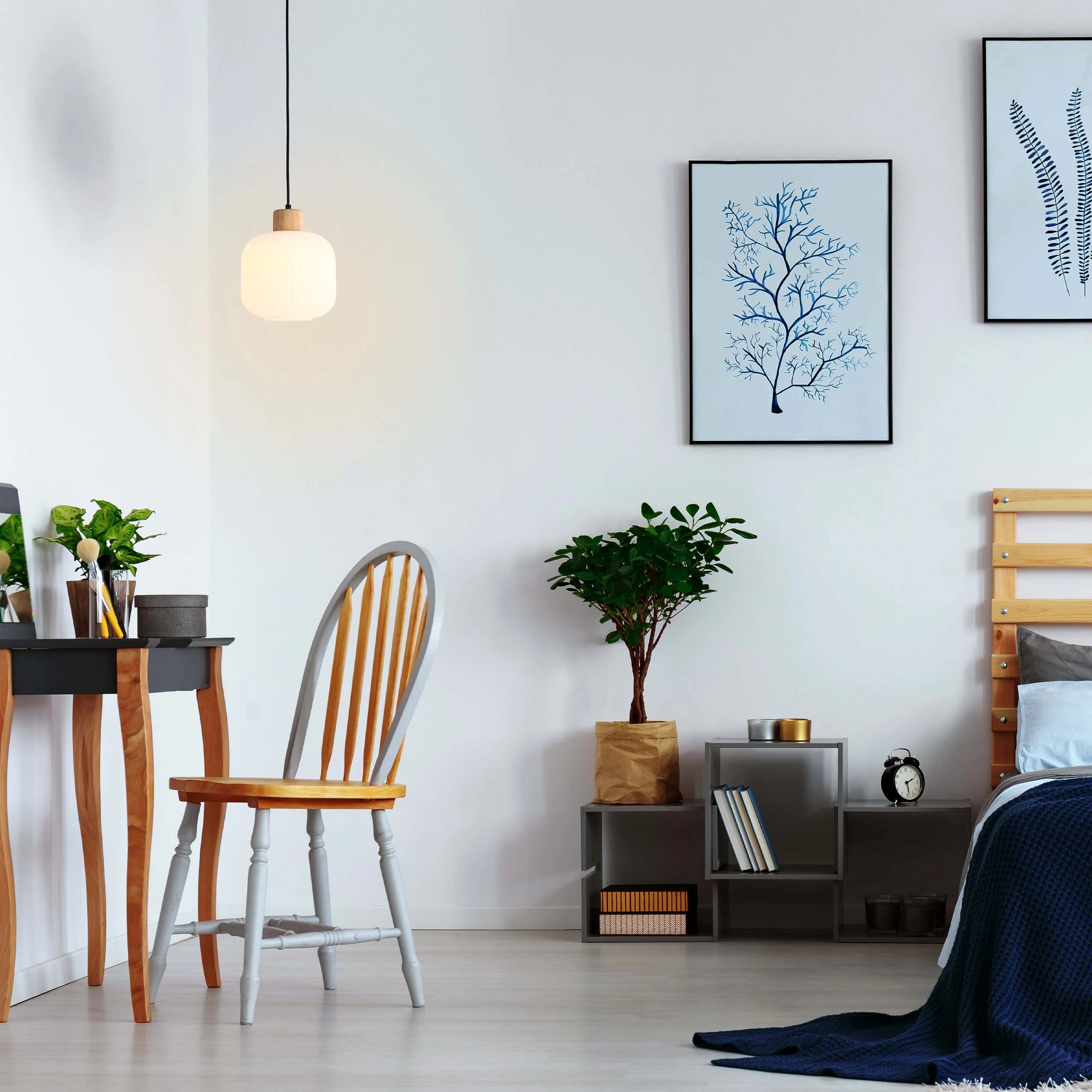 Lámpara Colgante de Vidrio Acanalado Blanco con Detalles en Madera